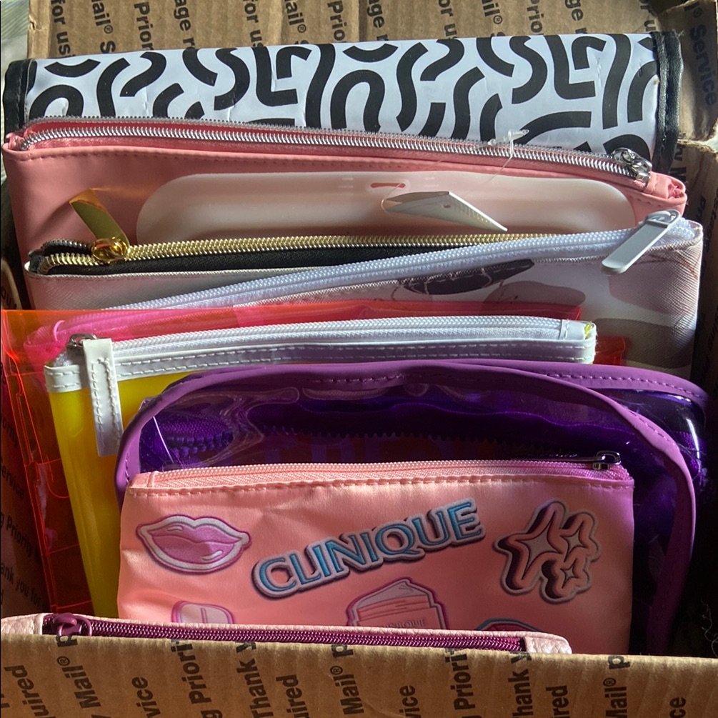 12pc Makeup Cosmetics Bag Bundle Neutrogena It Cosmetics Clinique  More